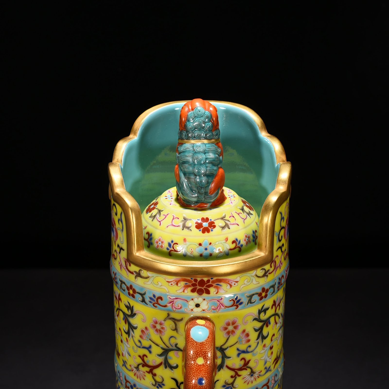 Qing Dynasty Qianlong yellow ground enamel flower dragon and phoenix multi-mu pot