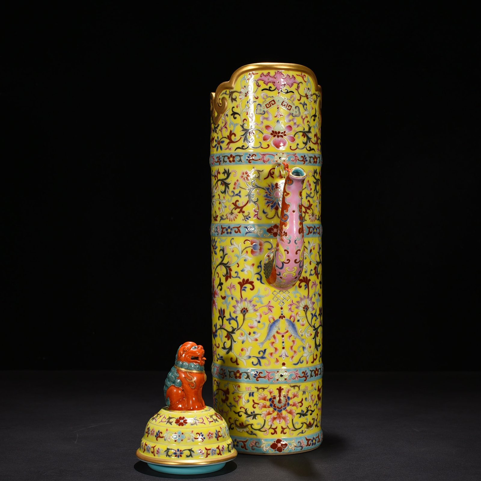 Qing Dynasty Qianlong yellow ground enamel flower dragon and phoenix multi-mu pot