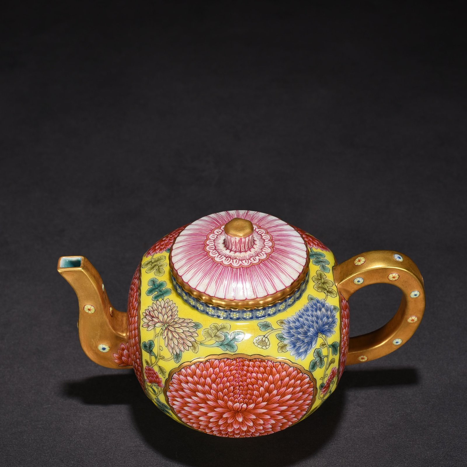Qing Dynasty Qianlong yellow ground enamel square pot