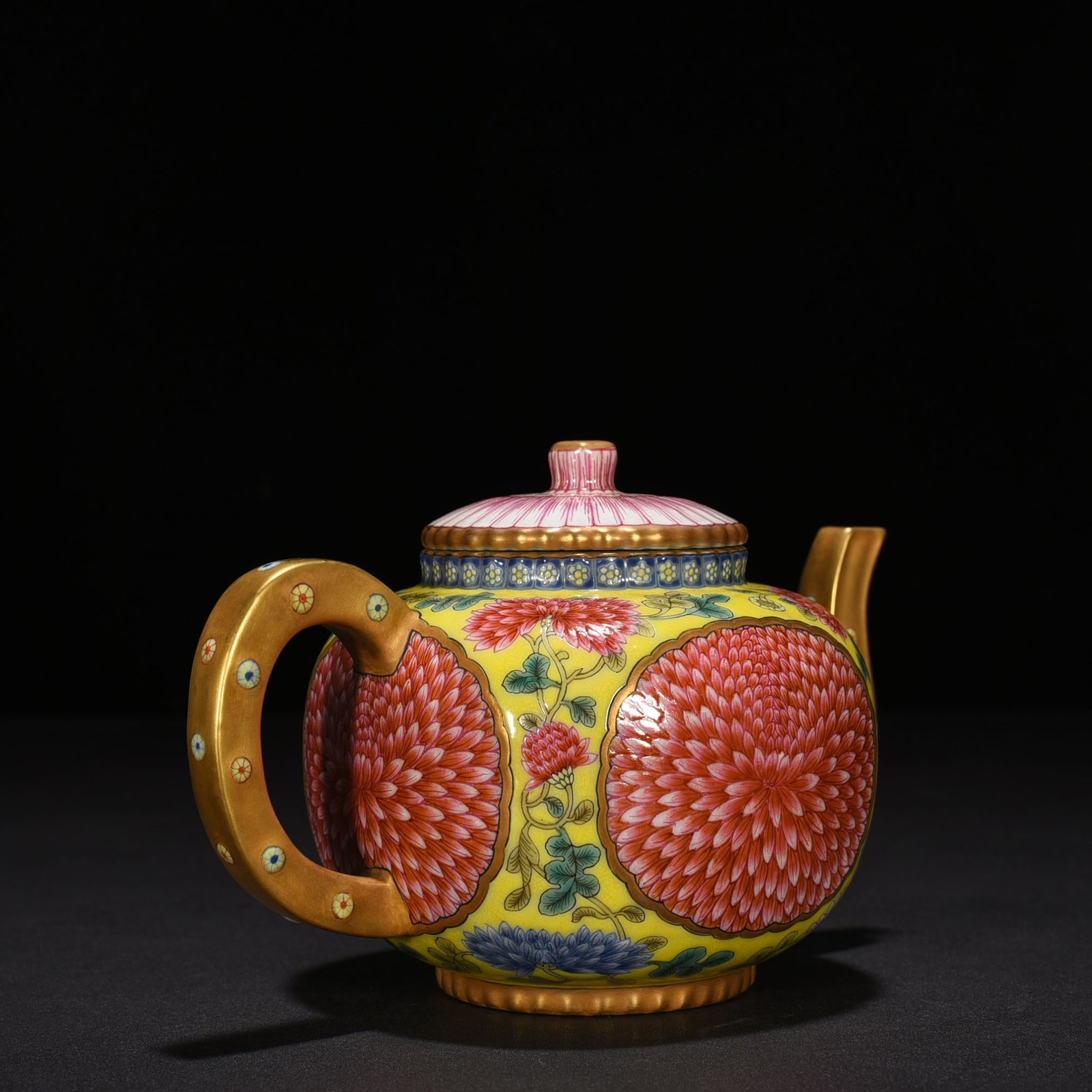 Qing Dynasty Qianlong yellow ground enamel square pot