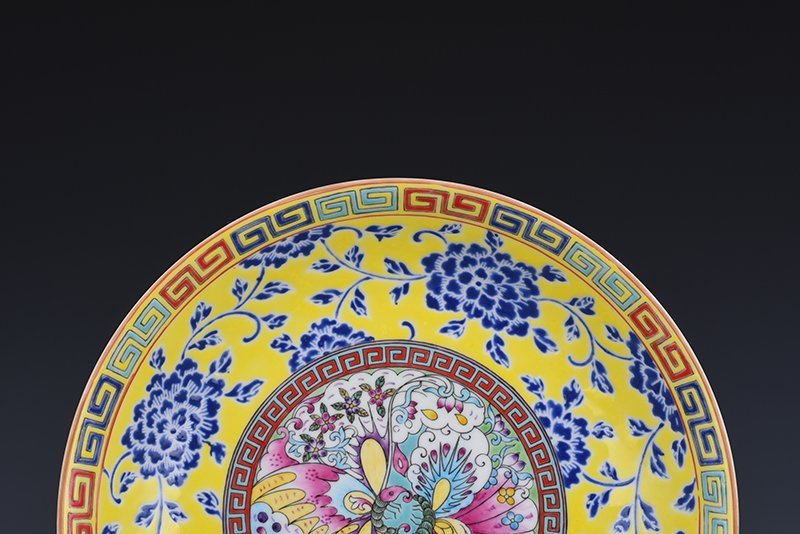 Qing Dynasty Qianlong Emperor Qianlong Yellow Ground Enamel Butterfly Plate