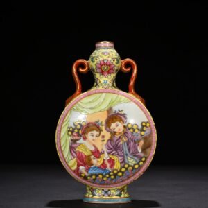 Qing Dynasty Qianlong yellow ground enamel Western figure pattern Ruyi ear gourd flat vase