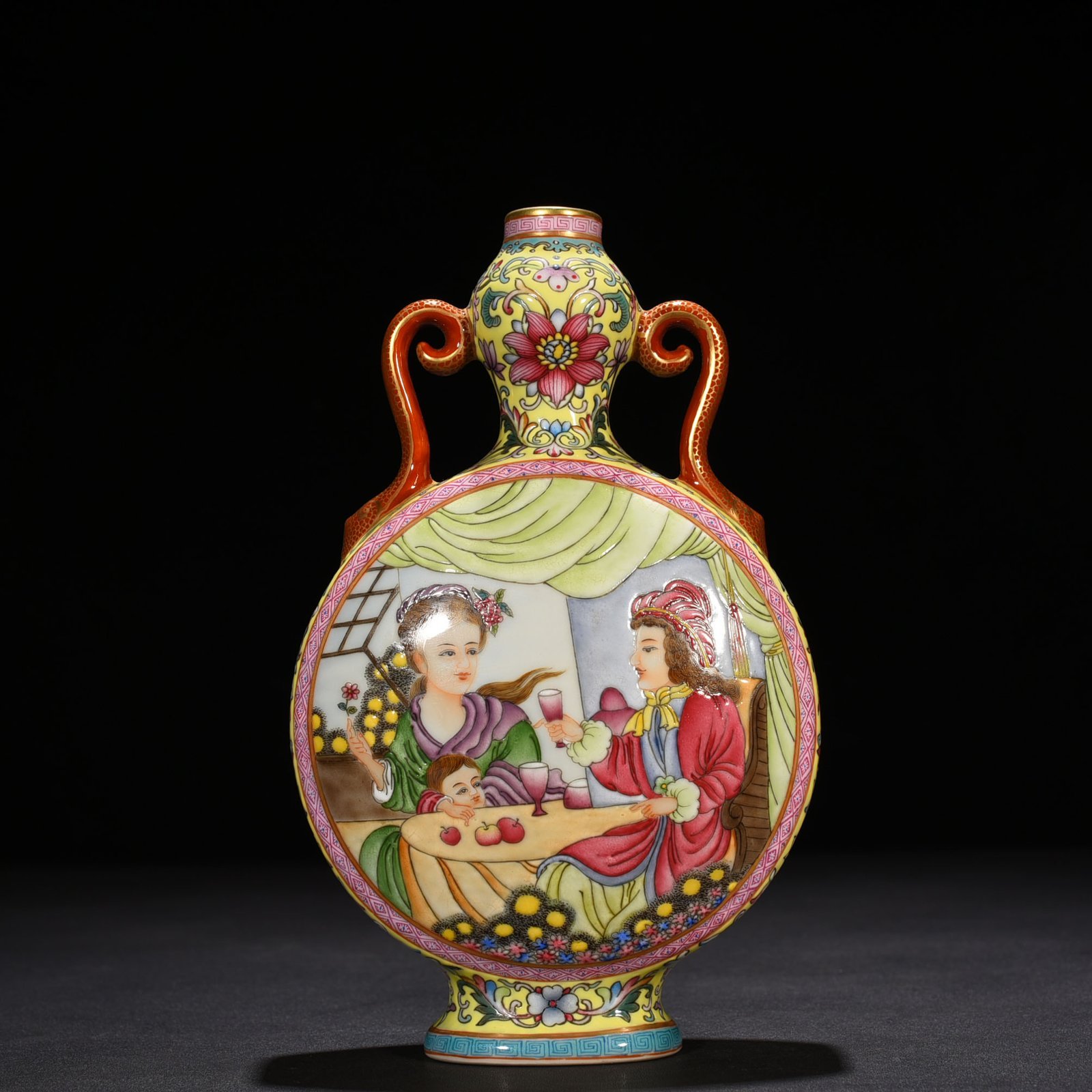 Qing Dynasty Qianlong yellow ground enamel Western figure pattern Ruyi ear gourd flat vase