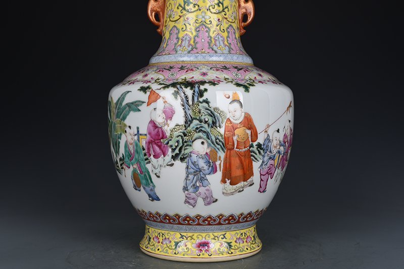 Qing Dynasty Qianlong yellow ground pastel amphora