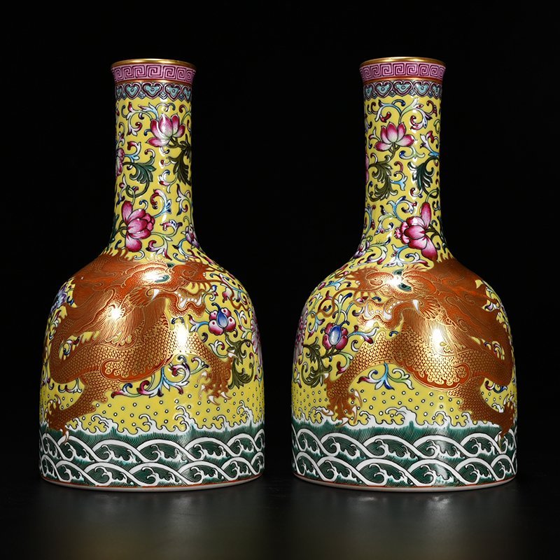 Qing Dynasty Qianlong yellow ground pastel gold dragon pattern rattle