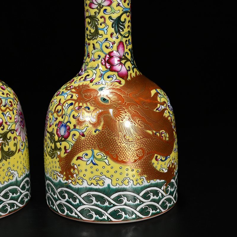 Qing Dynasty Qianlong yellow ground pastel gold dragon pattern rattle
