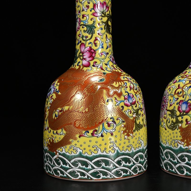 Qing Dynasty Qianlong yellow ground pastel gold dragon pattern rattle