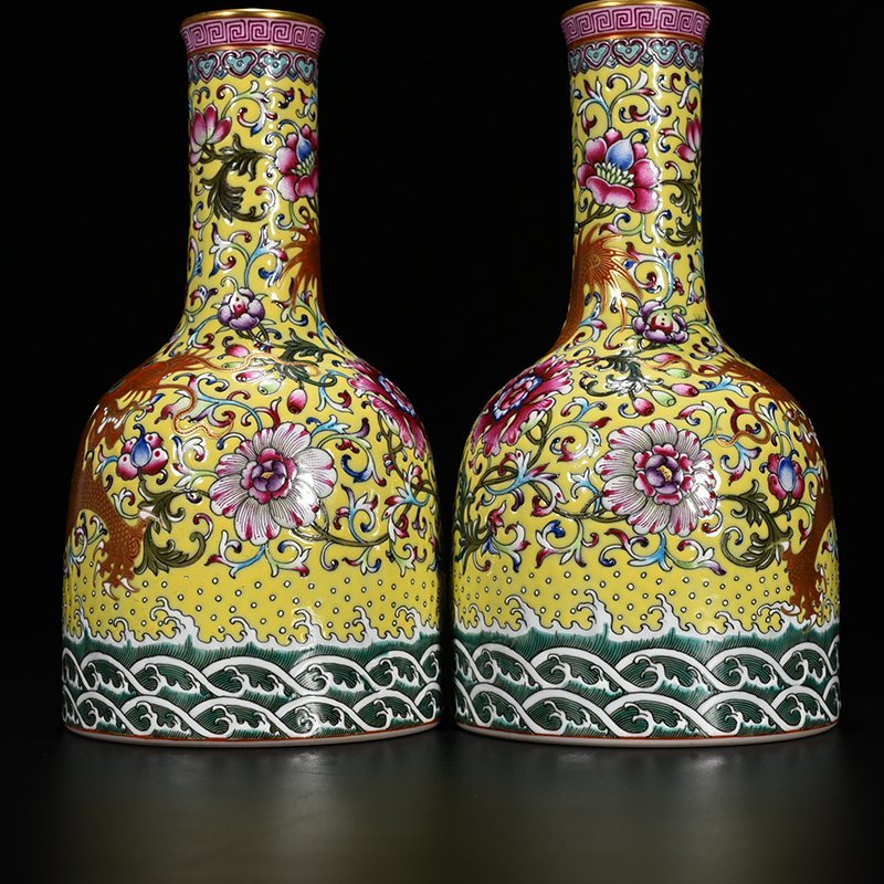 Qing Dynasty Qianlong yellow ground pastel gold dragon pattern rattle