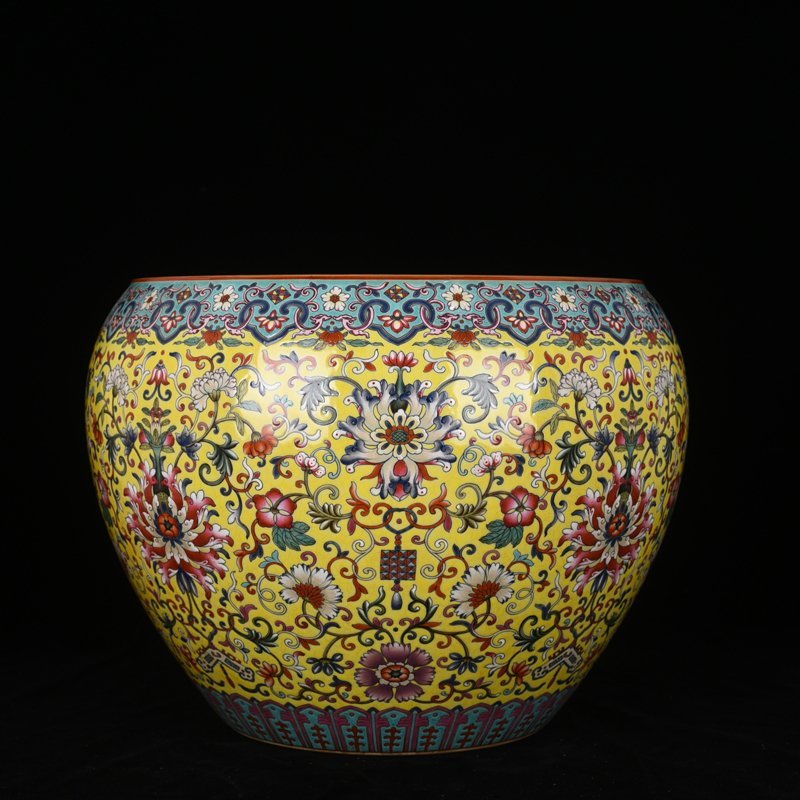 Qing Dynasty Qianlong yellow ground pastel with entwined branches and floral scroll vat and brush wash