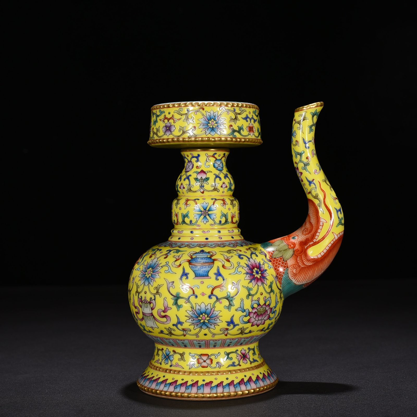 Qing Dynasty Qianlong yellow ground pastel lotus pattern Bianba teapot