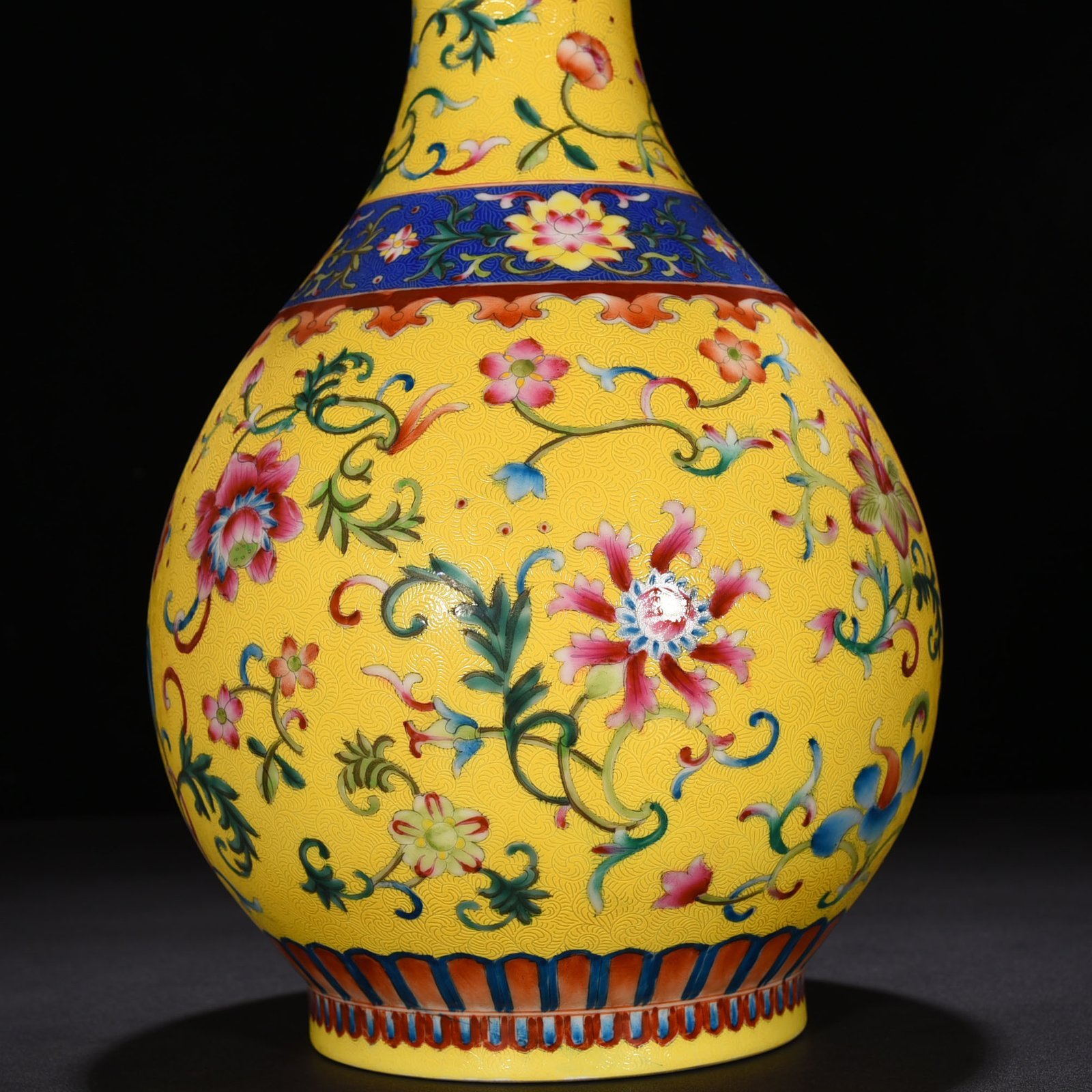 Qing Dynasty Qianlong yellow ground jade pot with floral pattern and spring vase