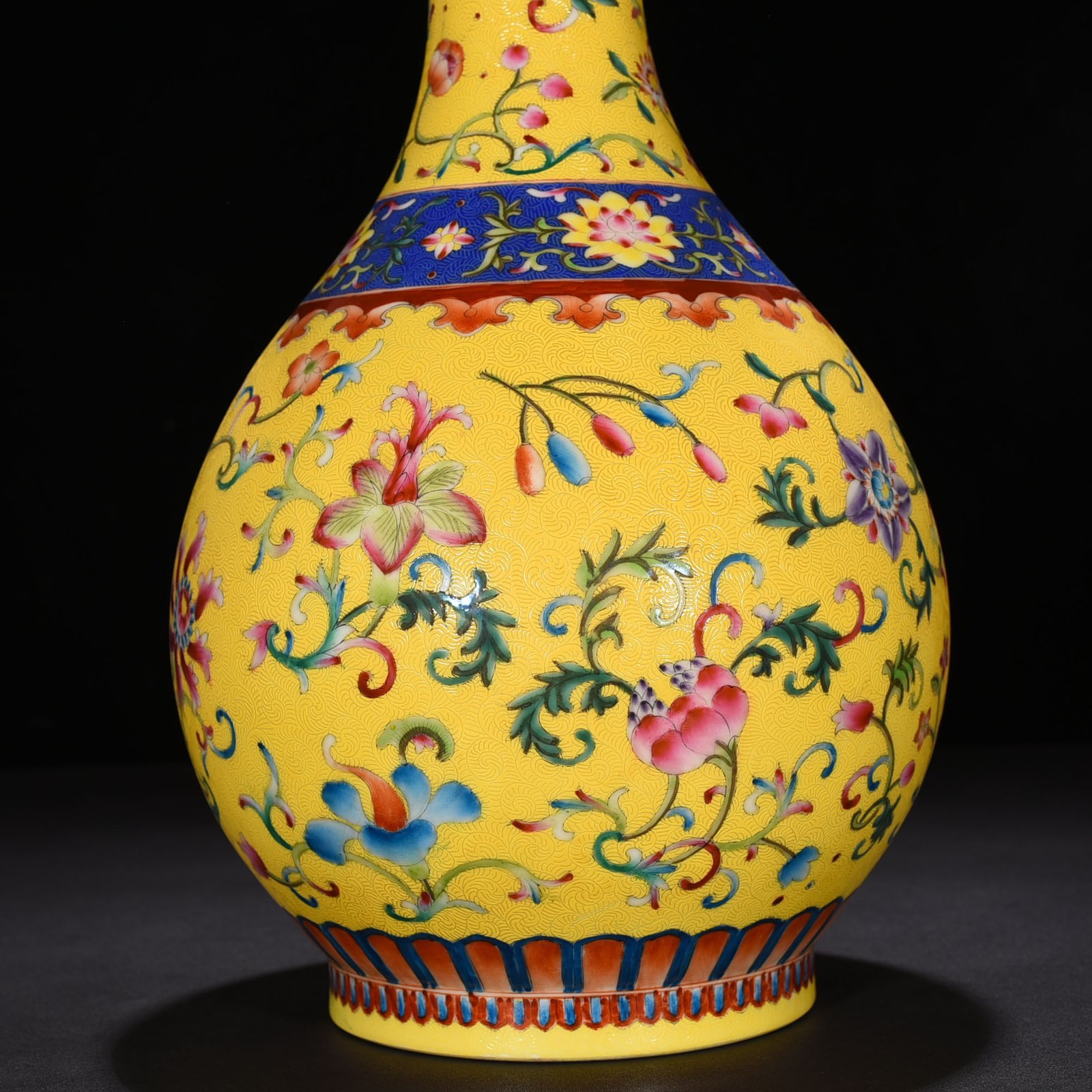 Qing Dynasty Qianlong yellow ground jade pot with floral pattern and spring vase