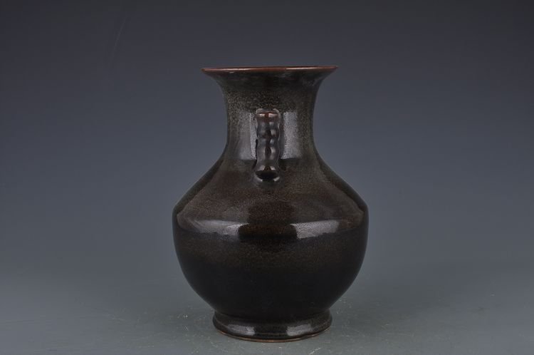 Qing Dynasty Qianlong black glaze ear-shaped vase
