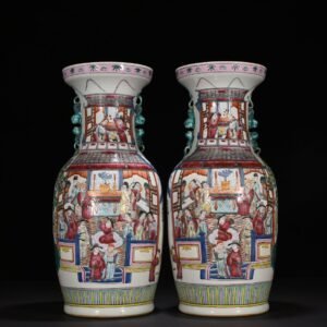 Qing Dynasty Qianling amphorae with story patterns