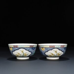 Qing Dynasty Xianfeng blue and white glazed pastel orchid pattern bowl