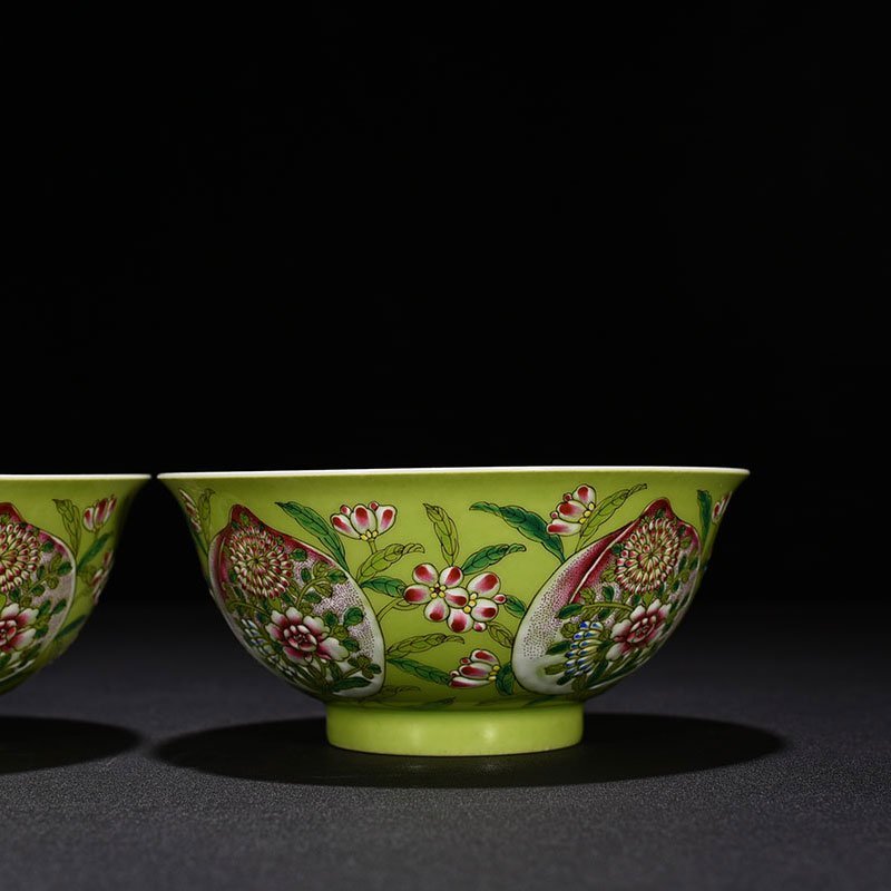 Qing Dynasty Emperor Kangxi imperial green land blessing and longevity flower pattern bowl