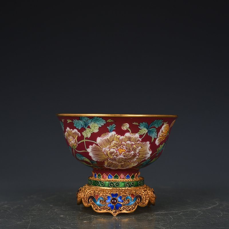 Qing Dynasty Emperor Kangxi imperial silver and gilt lace bowl with peony pattern