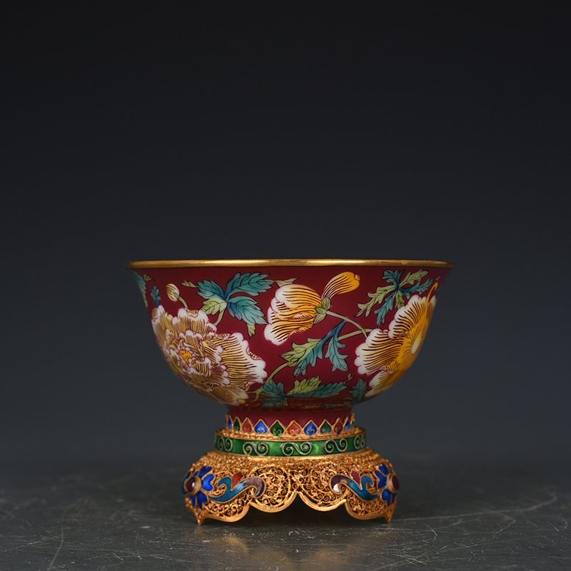 Qing Dynasty Emperor Kangxi imperial silver and gilt lace bowl with peony pattern