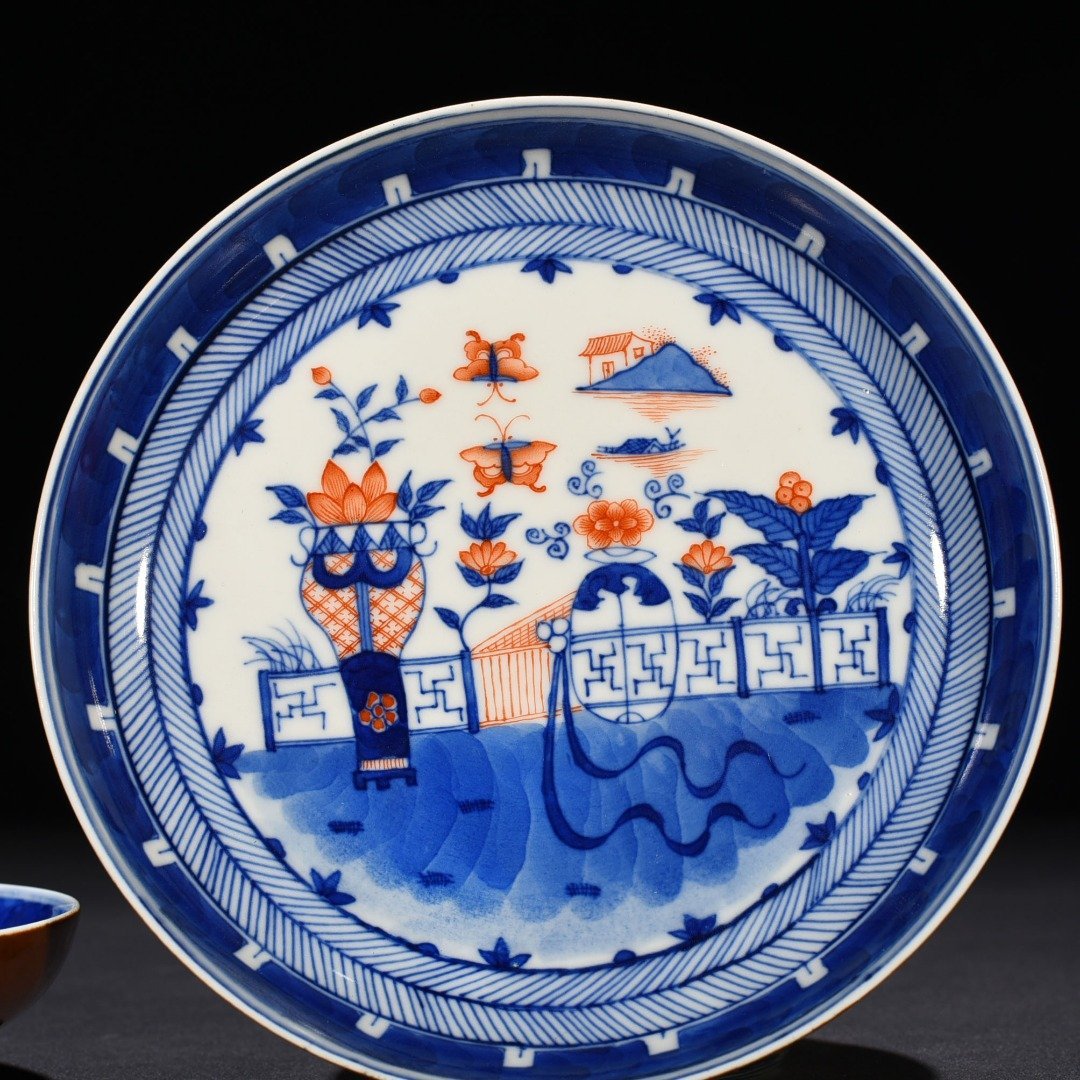 Qing Dynasty Kangxi Purple Gold Glaze Blue and White Alum Red Courtyard Flower Pattern Plate