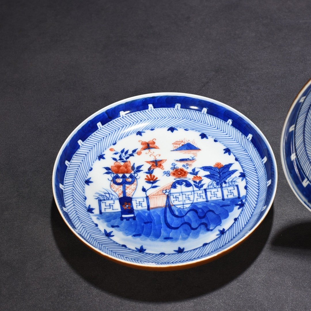 Qing Dynasty Kangxi Purple Gold Glaze Blue and White Alum Red Courtyard Flower Pattern Plate