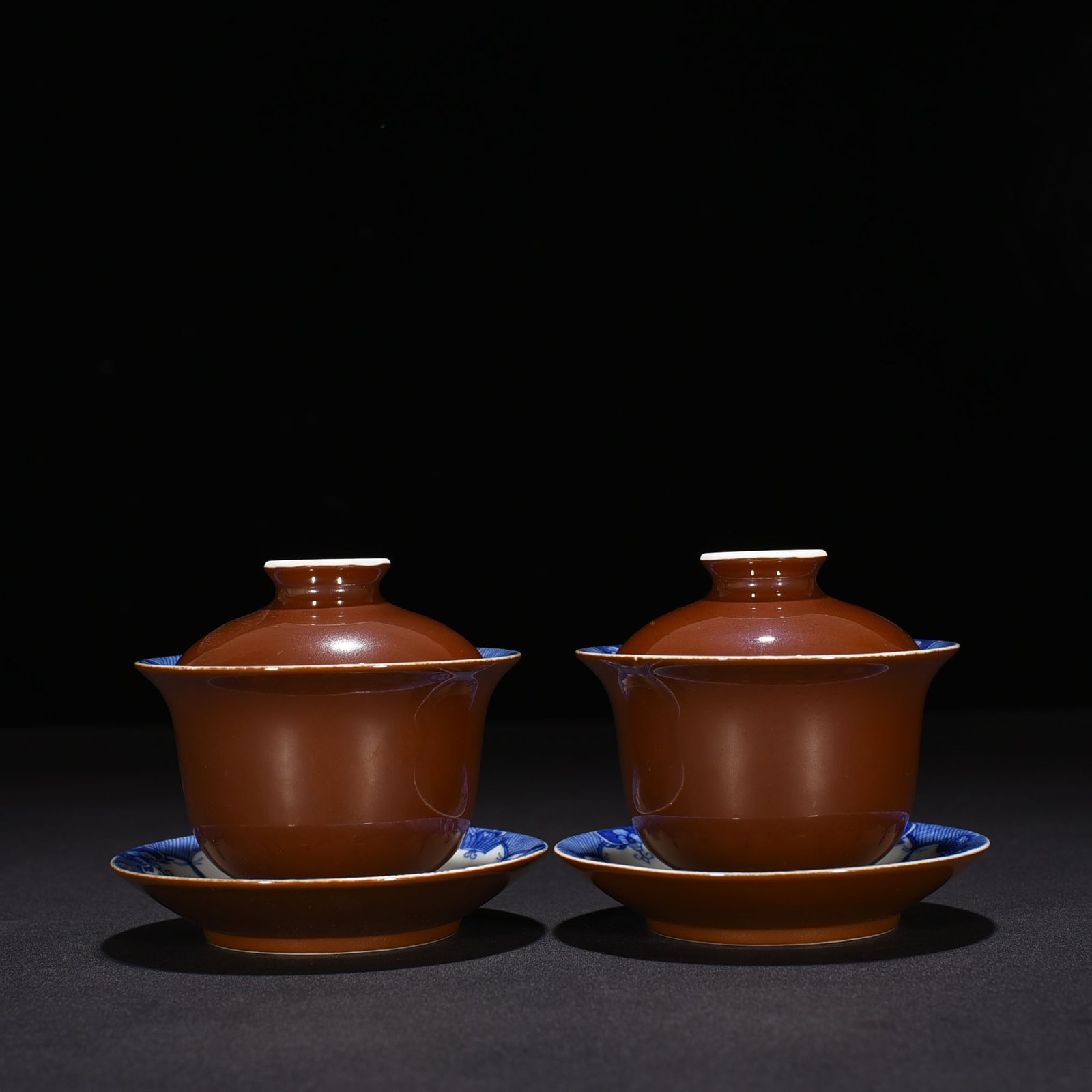Qing Dynasty Kangxi purple gold glaze blue and white flower pattern three-cai bowl