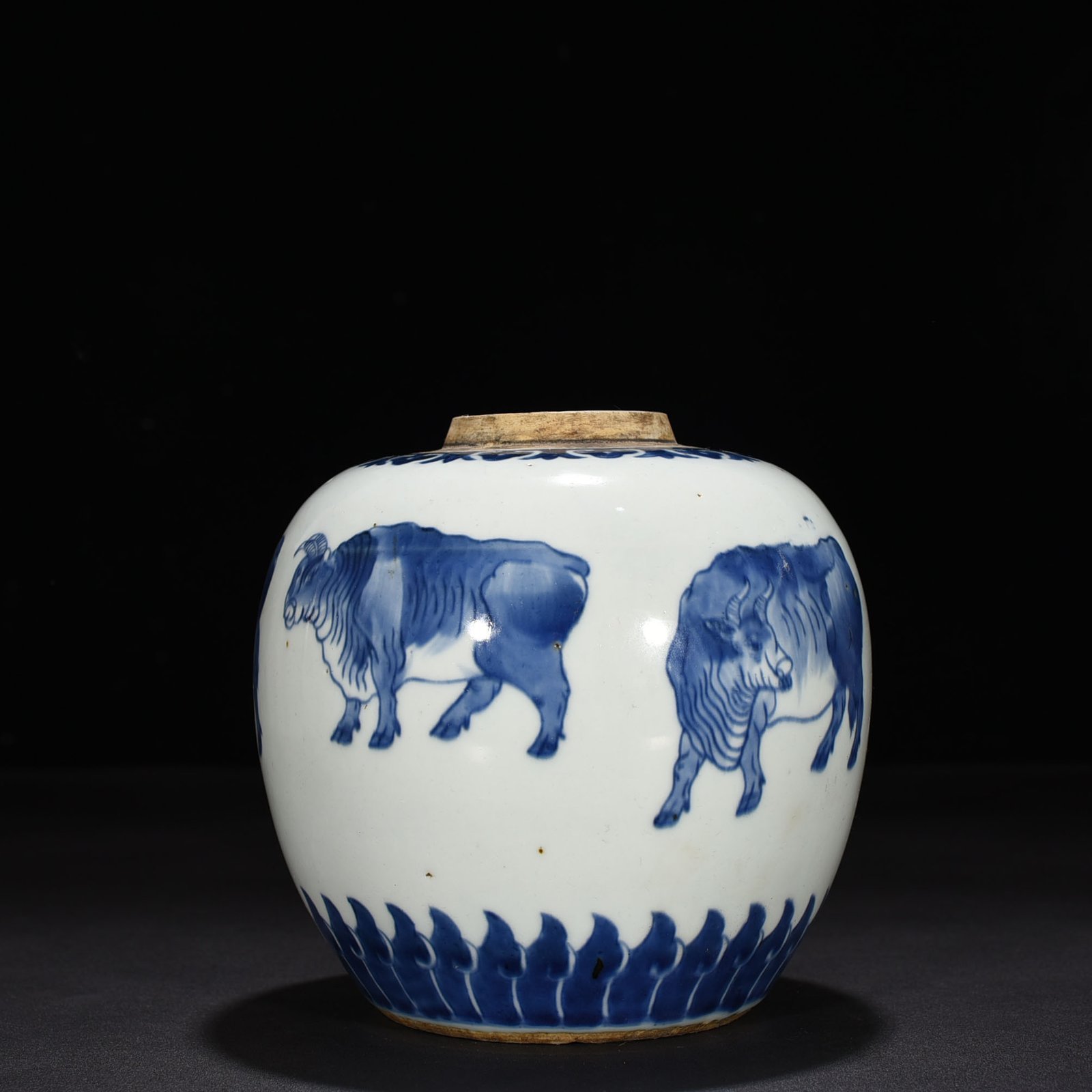 Qing Dynasty blue and white five-ox pattern jar