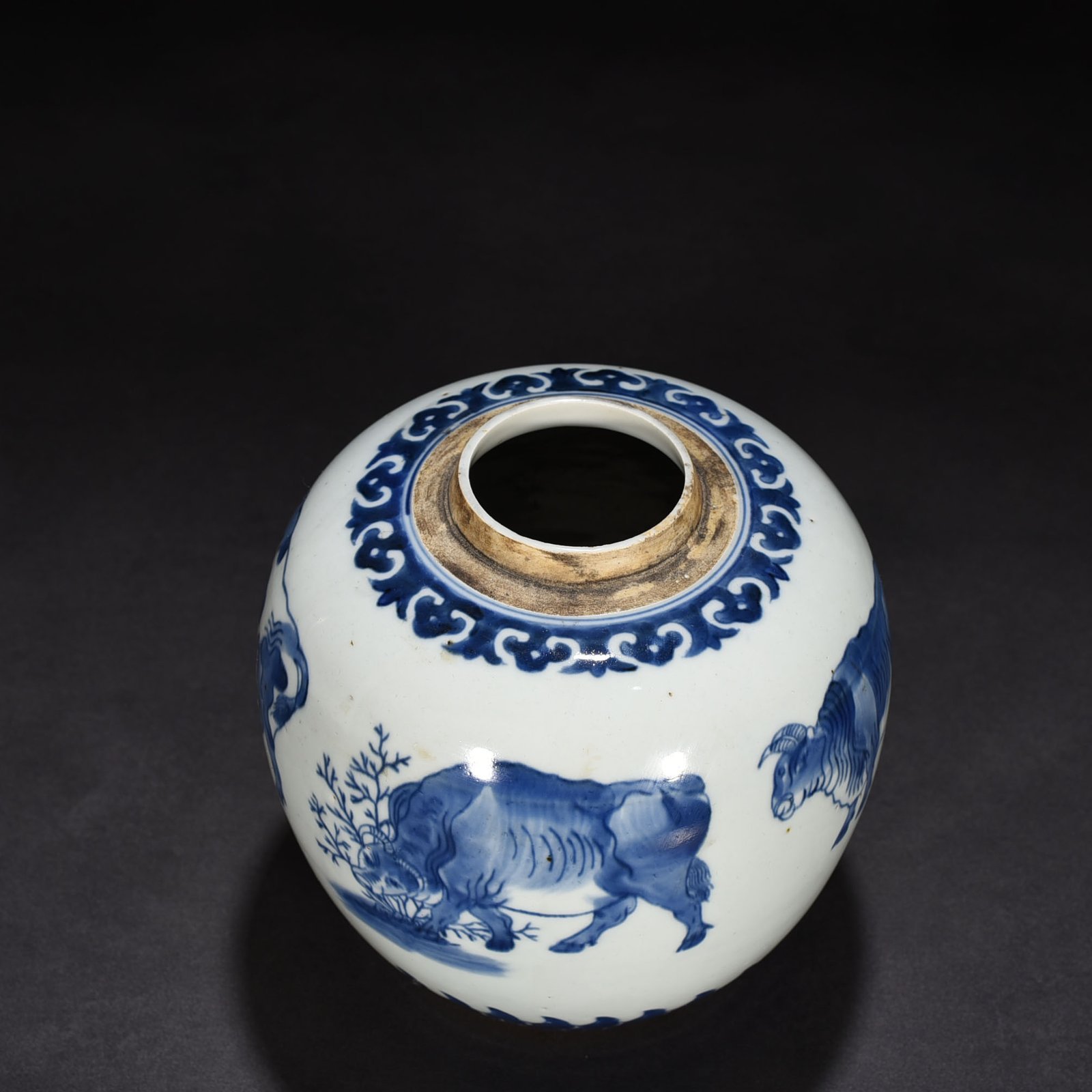 Qing Dynasty blue and white five-ox pattern jar