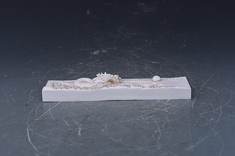 Qing Dynasty King Bingrong’s dragon-engraved pressure ruler