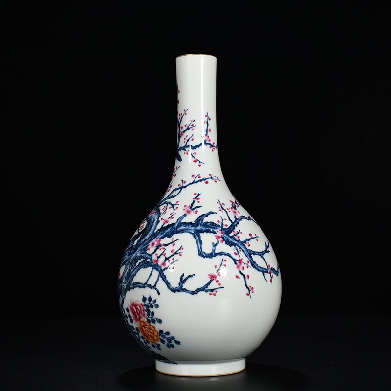 Qing Dynasty Yongzheng Doucai happy brow bile vase