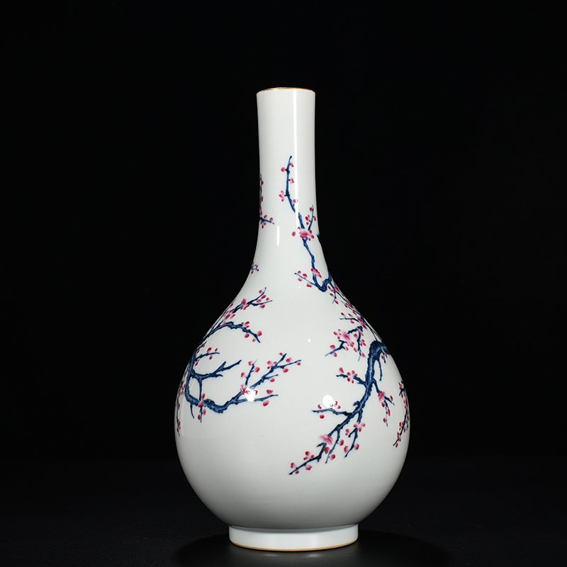 Qing Dynasty Yongzheng Doucai happy brow bile vase