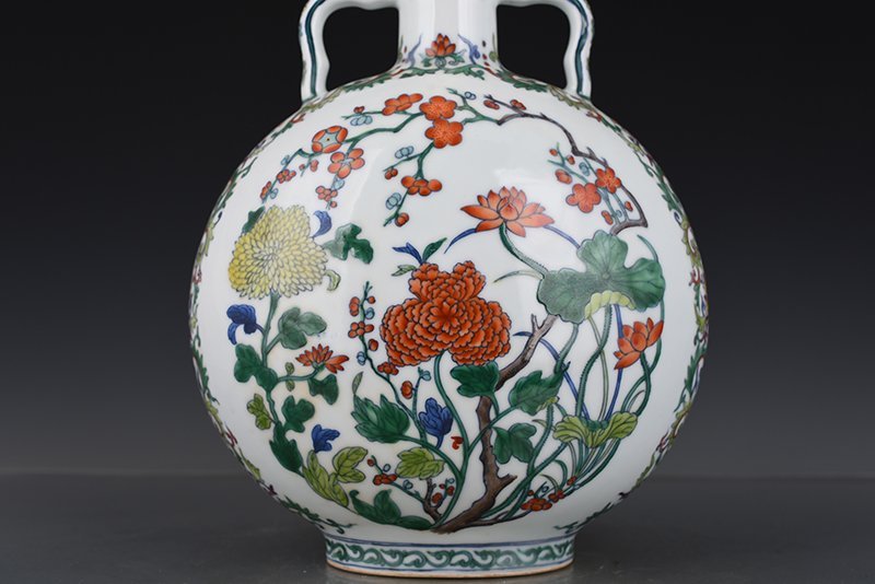 Qing Dynasty Yongzheng Doucai flat vase with four seasons flower pattern