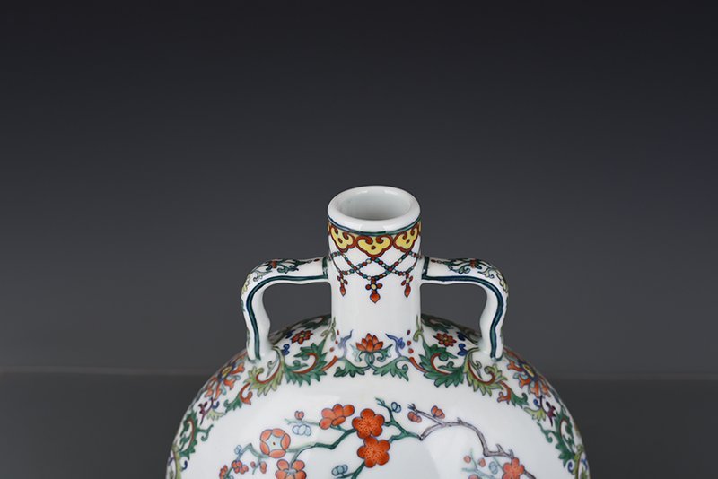 Qing Dynasty Yongzheng Doucai flat vase with four seasons flower pattern
