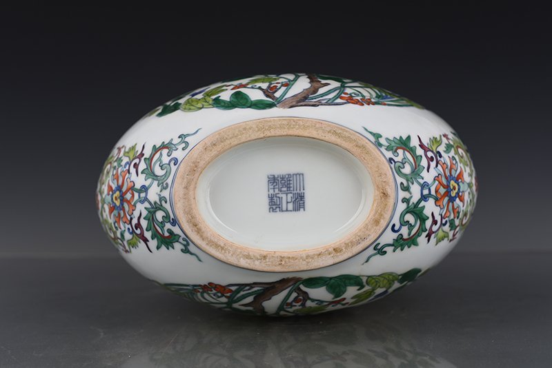 Qing Dynasty Yongzheng Doucai flat vase with four seasons flower pattern