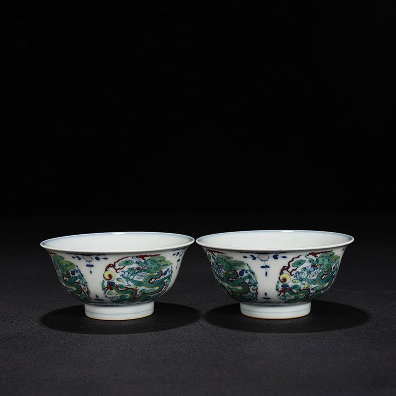 Qing Dynasty Yongzheng Doucai Tuanlong Pattern Bowl