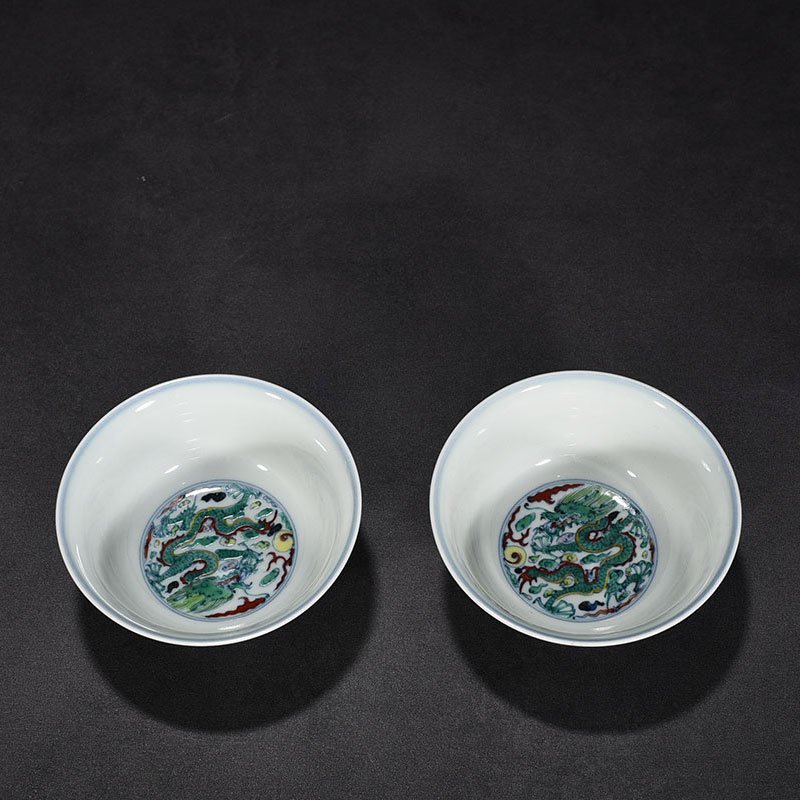 Qing Dynasty Yongzheng Doucai Tuanlong Pattern Bowl