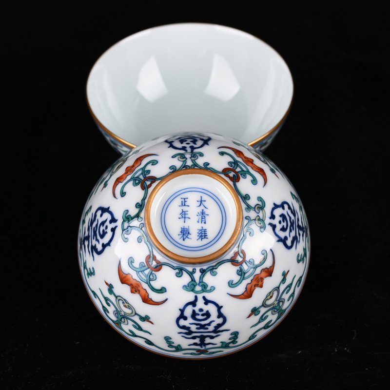 Qing Dynasty Yongzheng doucai painted gold blessing and longevity flower pattern bowl