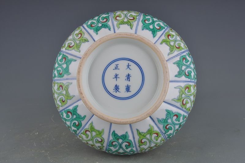 Qing Dynasty Yongzheng Doucai gourd vase with melon ribs
