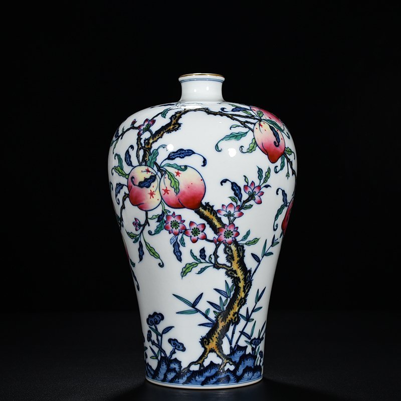 Qing Dynasty Yongzheng Doucai Fushou peach pattern plum vase