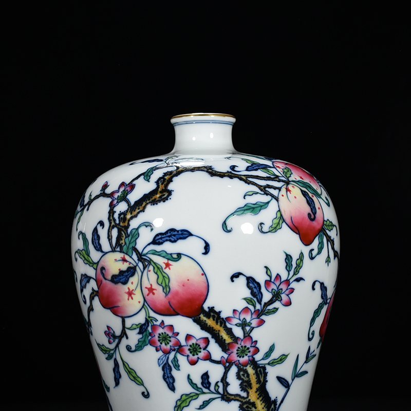 Qing Dynasty Yongzheng Doucai Fushou peach pattern plum vase