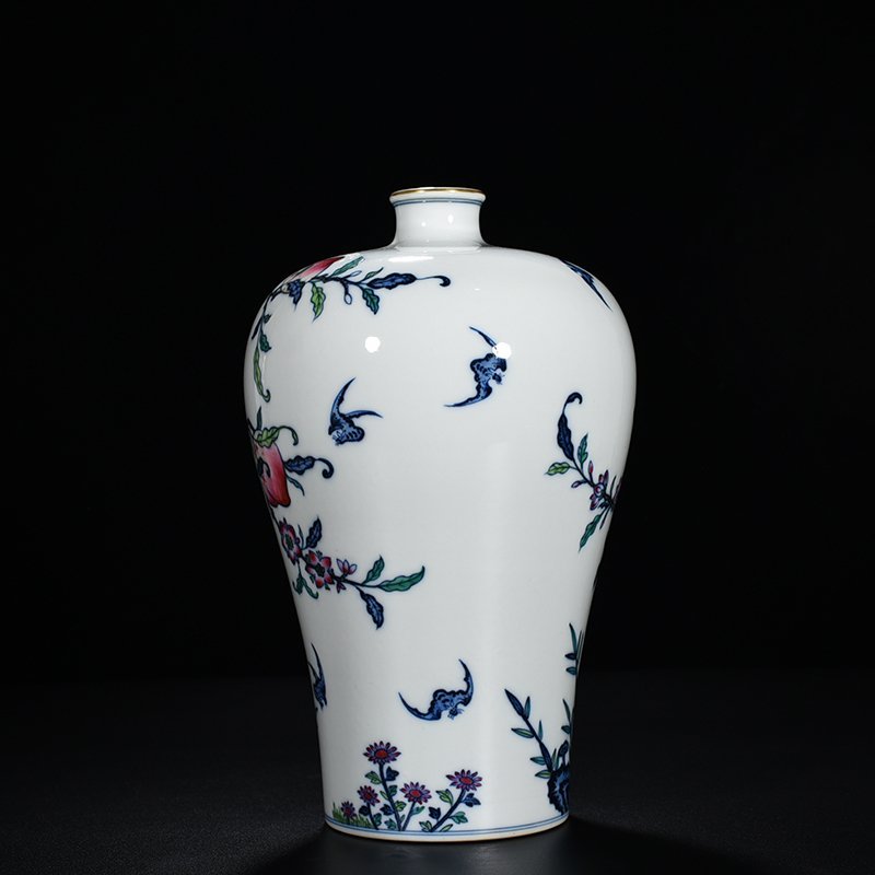 Qing Dynasty Yongzheng Doucai Fushou peach pattern plum vase