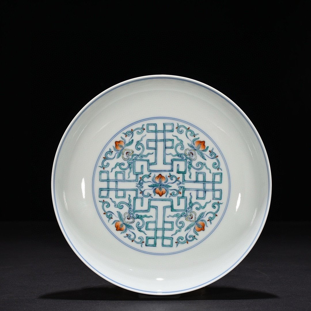 Qing Dynasty Yongzheng Doucai Fushou Long Dish