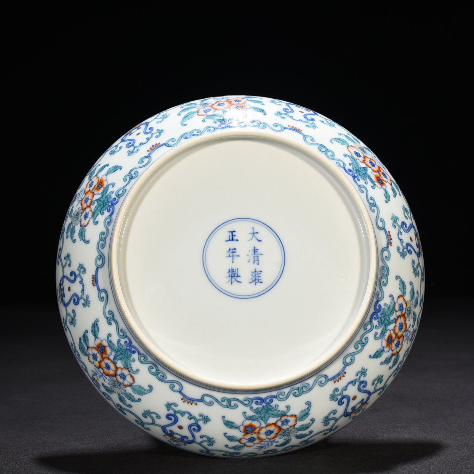 Qing Dynasty Yongzheng doucai blessing and longevity flower pattern plate