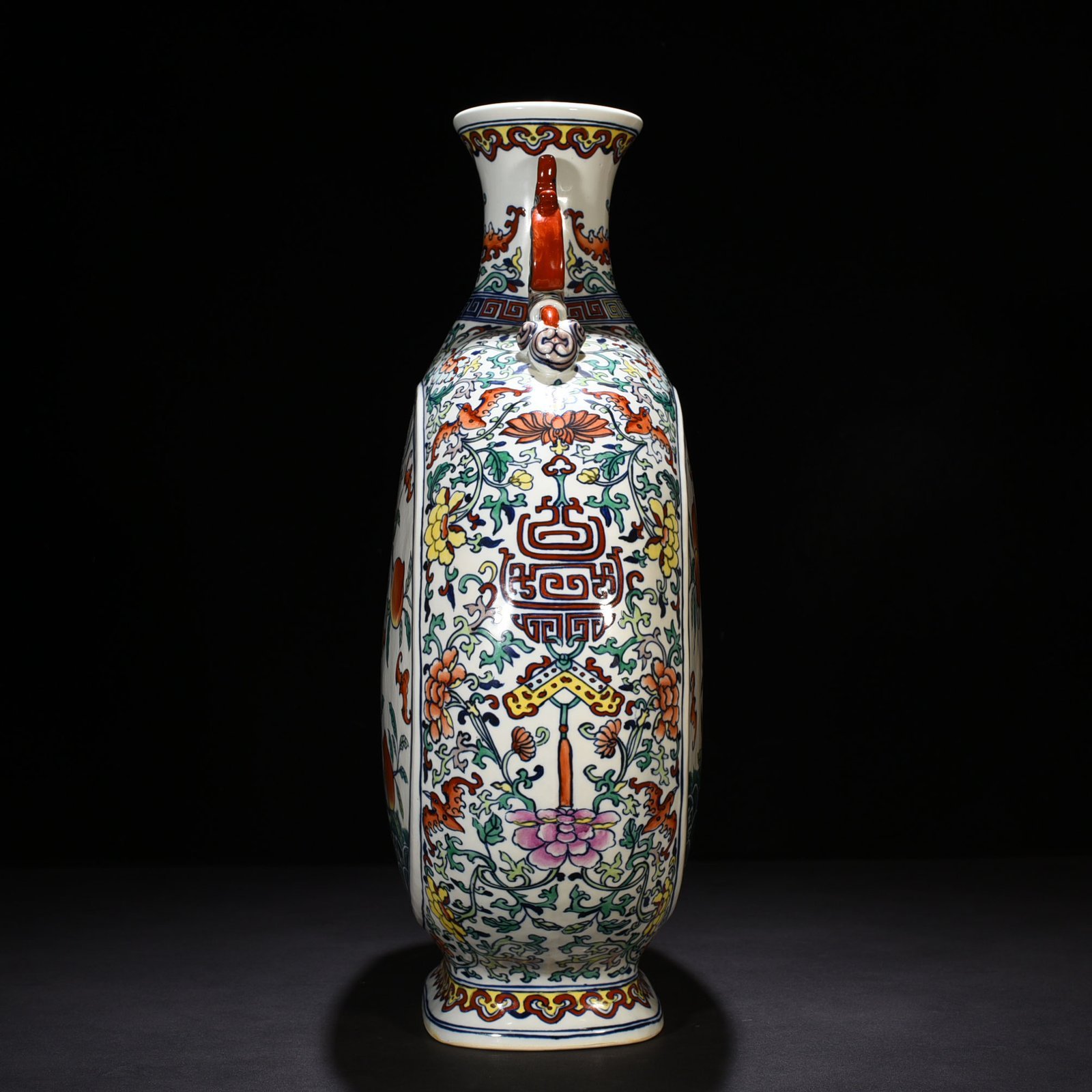 Qing Dynasty Yongzheng Doucai Fu Hai Shoushan double-eared flat vase