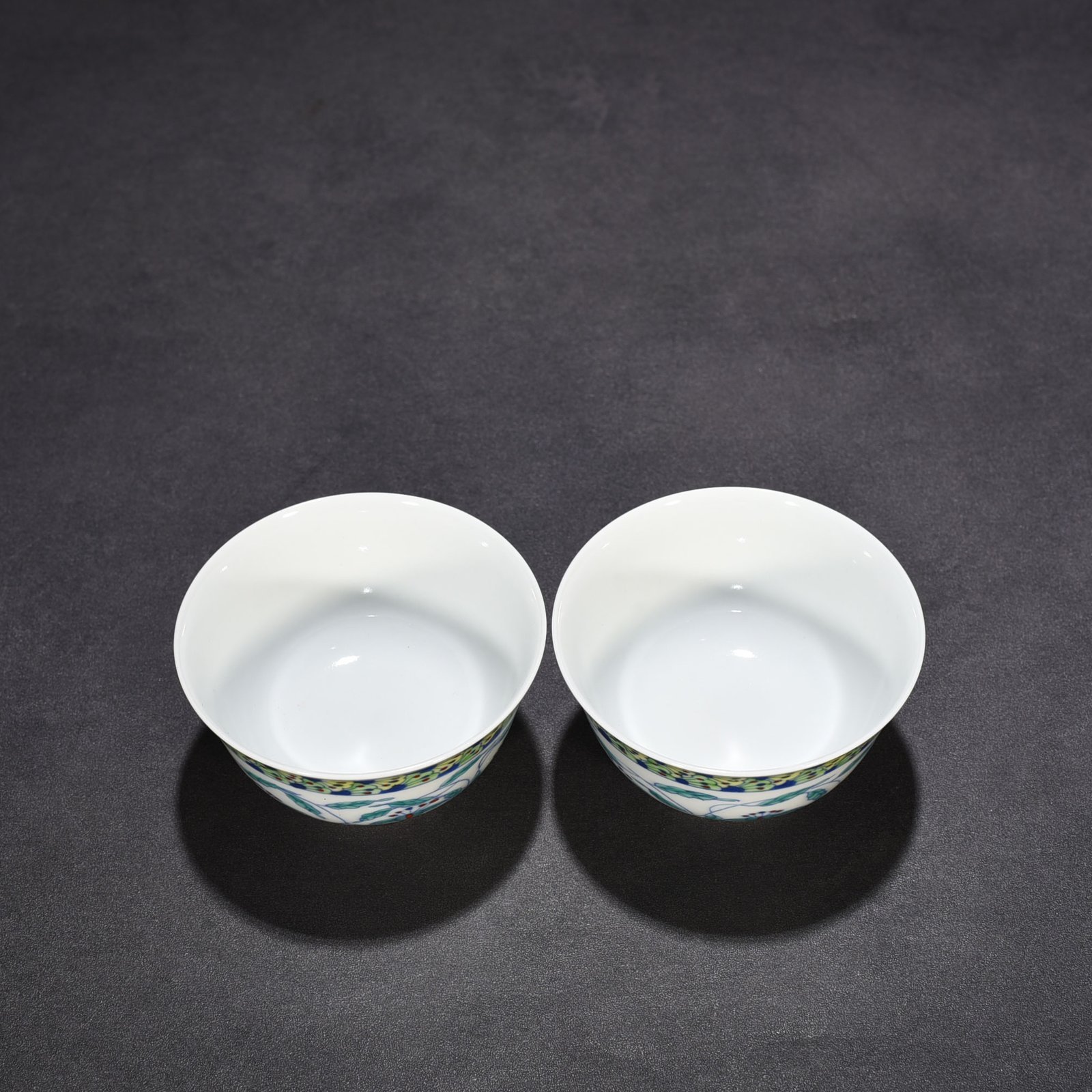 Qing Dynasty Yongzheng Doucai cup with branches and flowers pattern