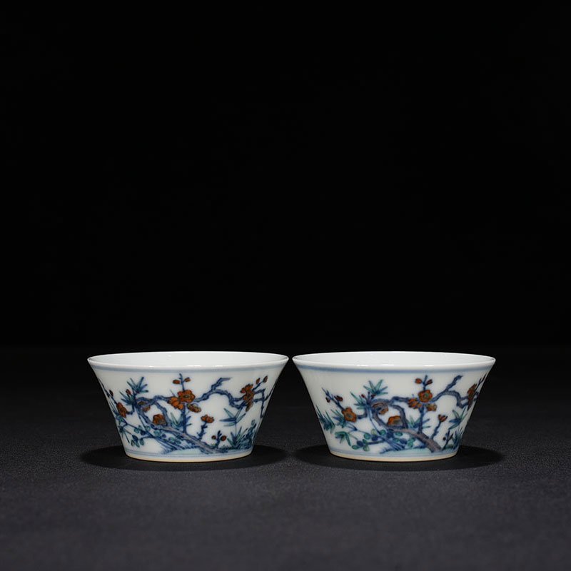 Qing Dynasty Yongzheng Doucai Horseshoe Cup