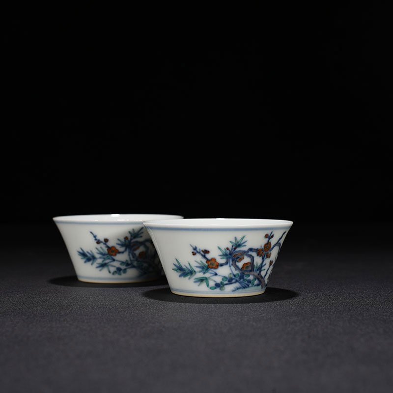 Qing Dynasty Yongzheng Doucai Horseshoe Cup