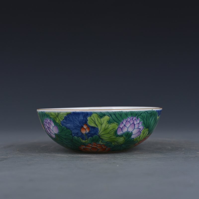 Qing Dynasty Yongzheng Doucai Lotus Lying-foot Bowl