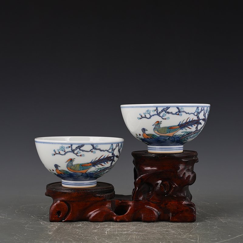 Qing Dynasty Yongzheng doucai bowl with golden pheasant flower and bird patterns