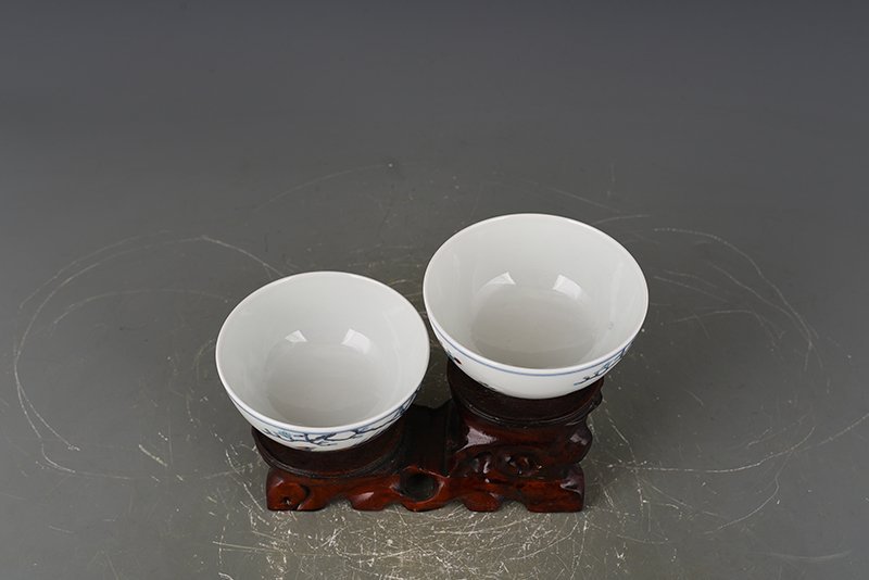 Qing Dynasty Yongzheng doucai bowl with golden pheasant flower and bird patterns