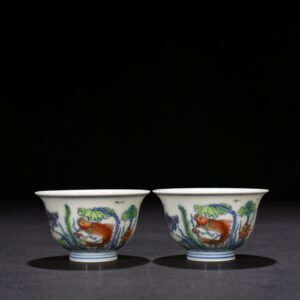 Qing Dynasty Yongzheng Doucai Fish and Algae Pattern Cup